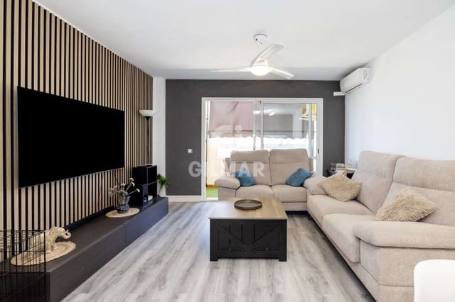 Piso de 2 habitaciones en Puerto de Estepona, Estepona en venta con piscina garaje - 345.000 € (Ref: 9734062)