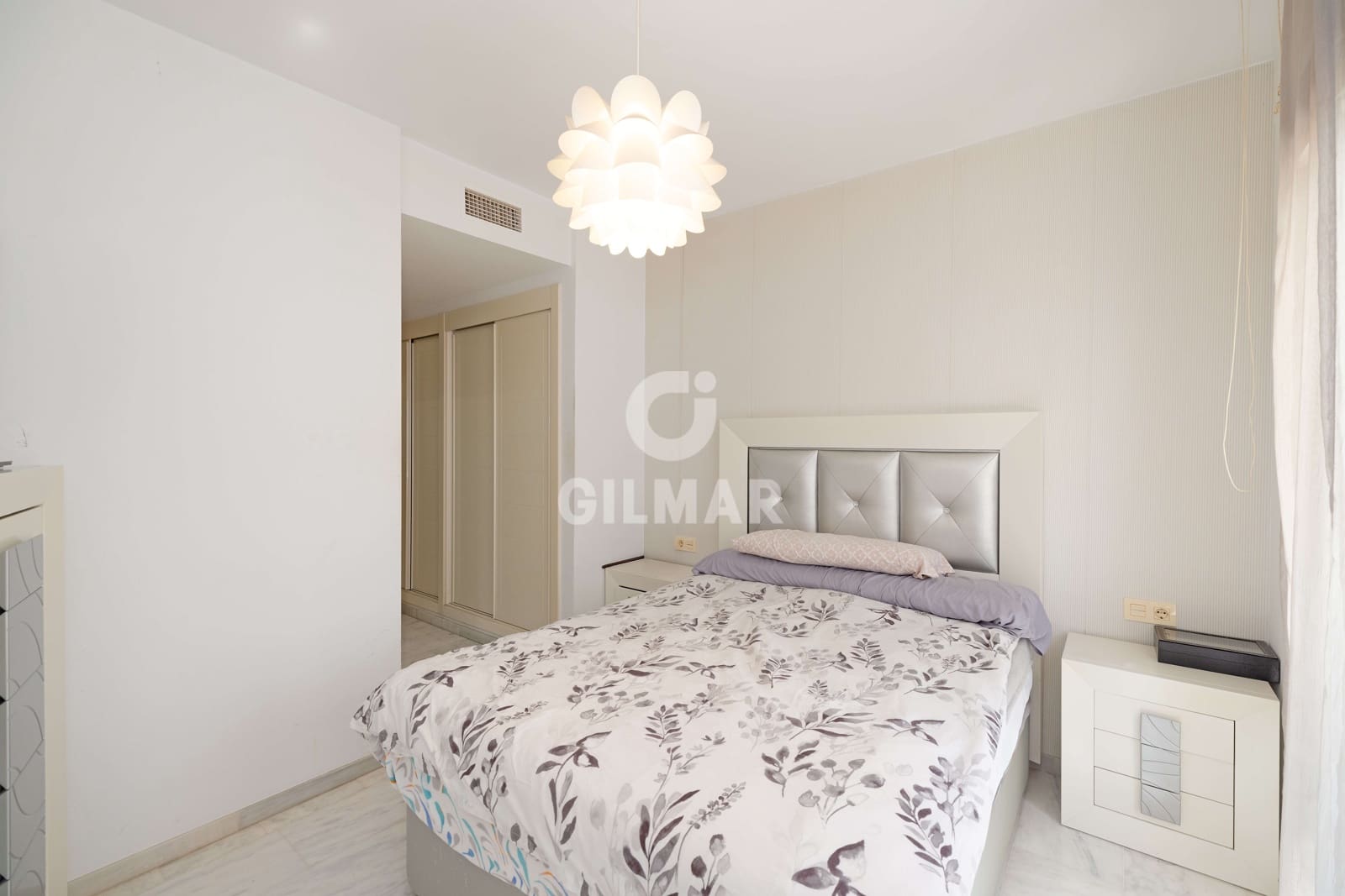 3 quarto Apartamento para venda em Estepona com piscina garagem - 338 000 € (Ref: 9734063)