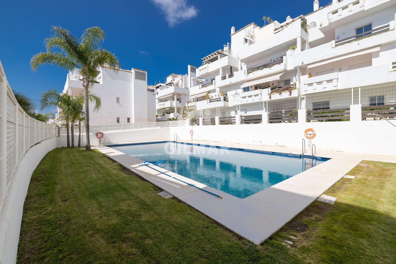 3 quarto Apartamento para venda em Estepona com piscina garagem - 338 000 € (Ref: 9734063)