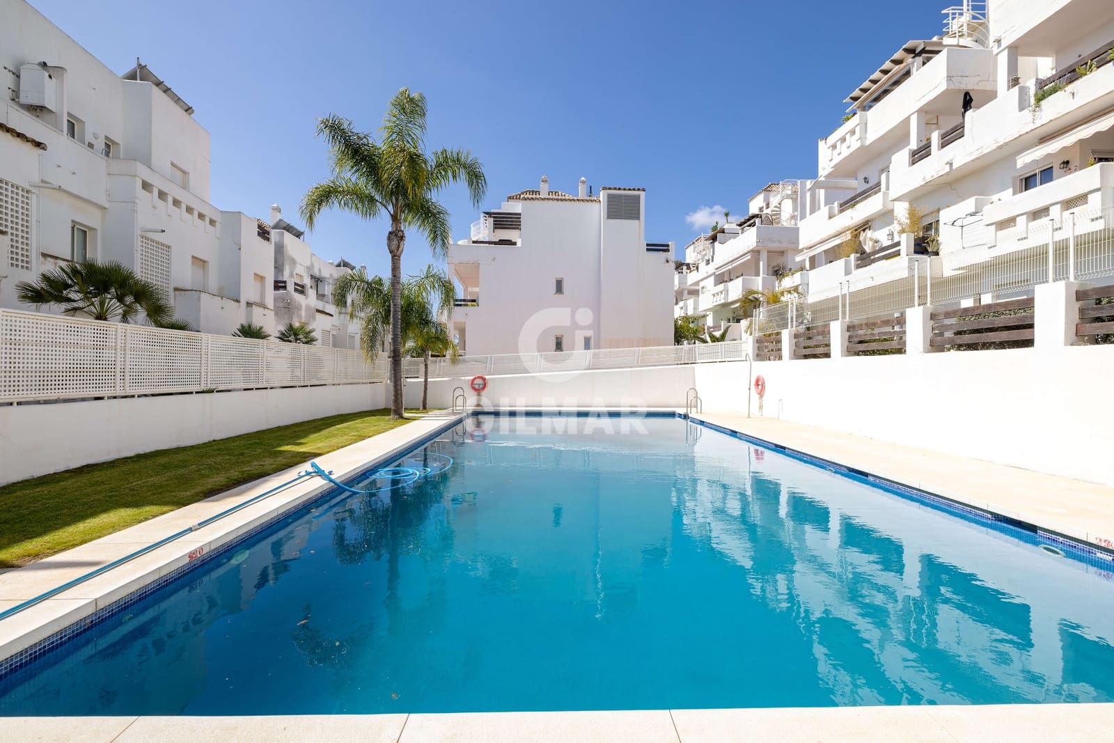 3 quarto Apartamento para venda em Estepona com piscina garagem - 338 000 € (Ref: 9734063)