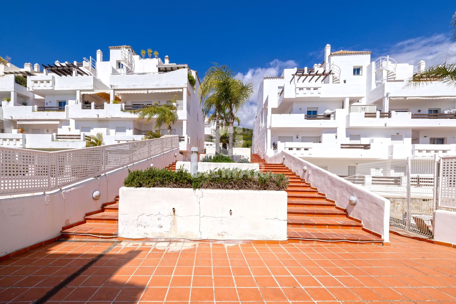 3 quarto Apartamento para venda em Estepona com piscina garagem - 338 000 € (Ref: 9734063)