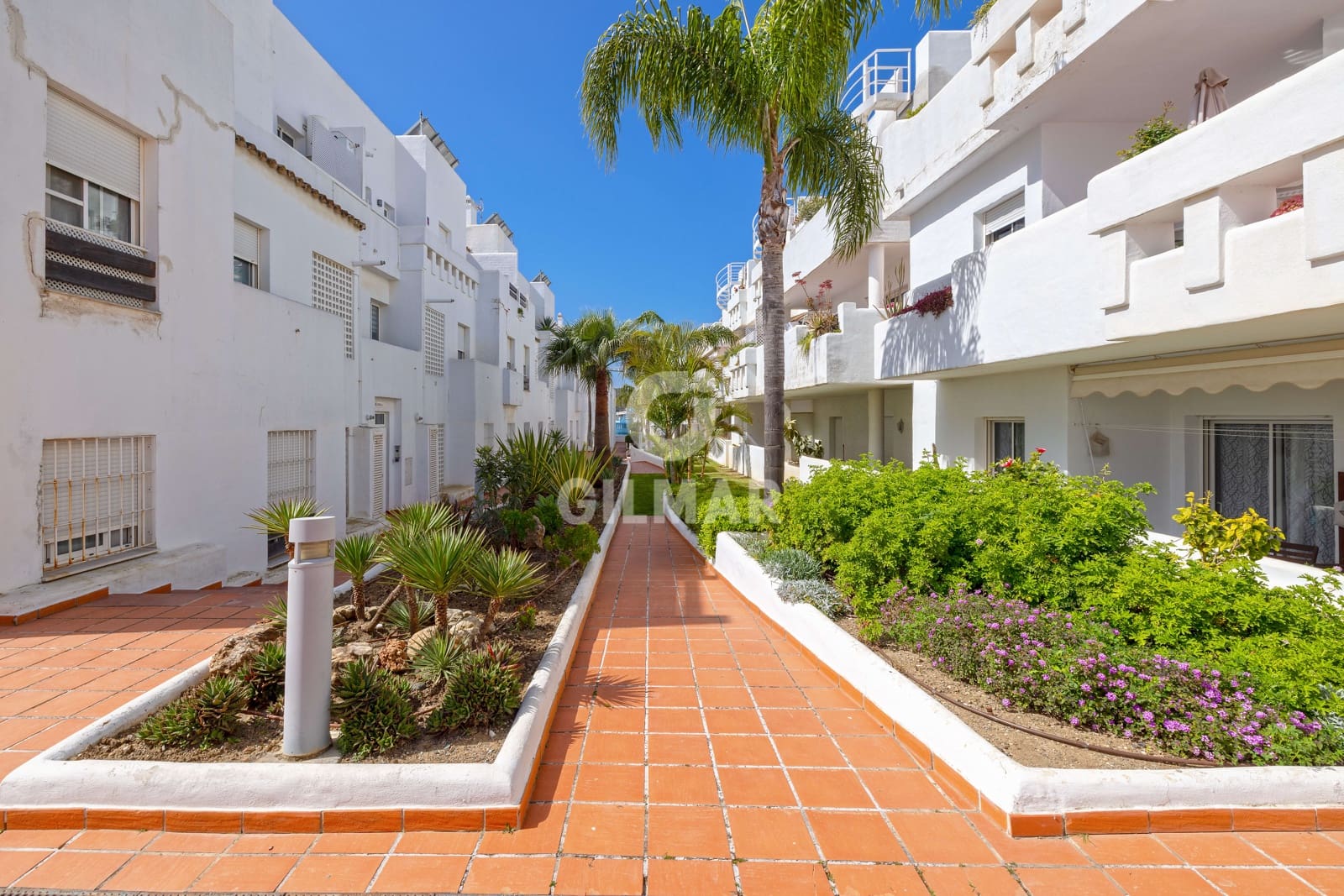 3 quarto Apartamento para venda em Estepona com piscina garagem - 338 000 € (Ref: 9734063)