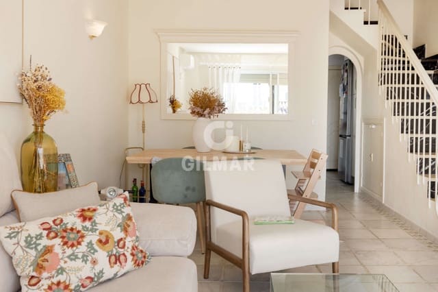 Adosado de 2 habitaciones en Puerto de Estepona, Estepona en venta - 375.000 € (Ref: 9735210)