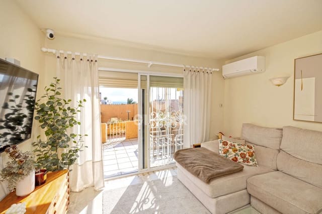 Adosado de 2 habitaciones en Puerto de Estepona, Estepona en venta - 375.000 € (Ref: 9735210)