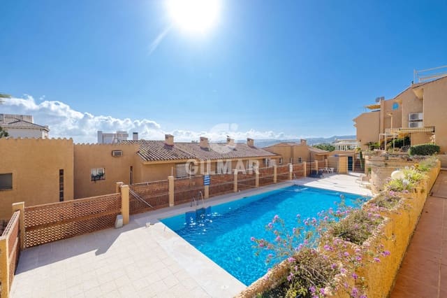 Adosado de 2 habitaciones en Puerto de Estepona, Estepona en venta - 375.000 € (Ref: 9735210)