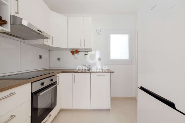 2 bedroom Flat for sale in El Palo, Málaga city with garage - € 350,000 (Ref: 9737140)