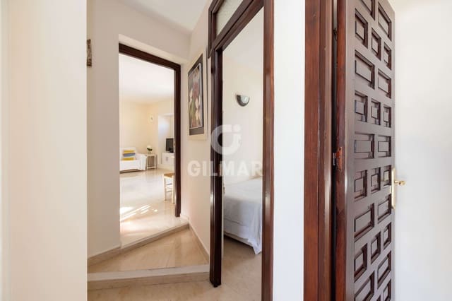 2 bedroom Flat for sale in El Palo, Málaga city with garage - € 350,000 (Ref: 9737140)