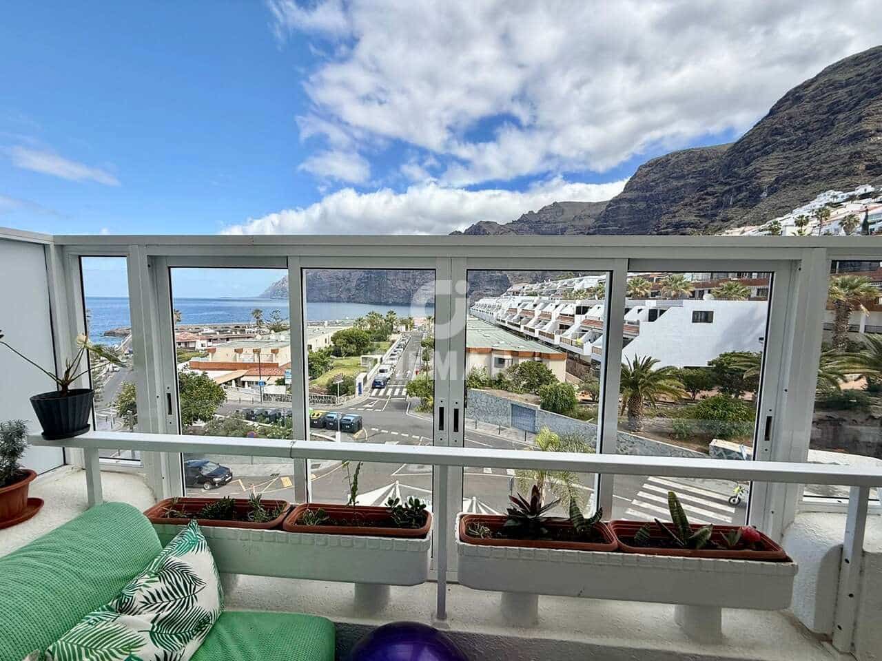 2 bedroom Flat for sale in Los Gigantes - € 330,000 (Ref: 9737302)