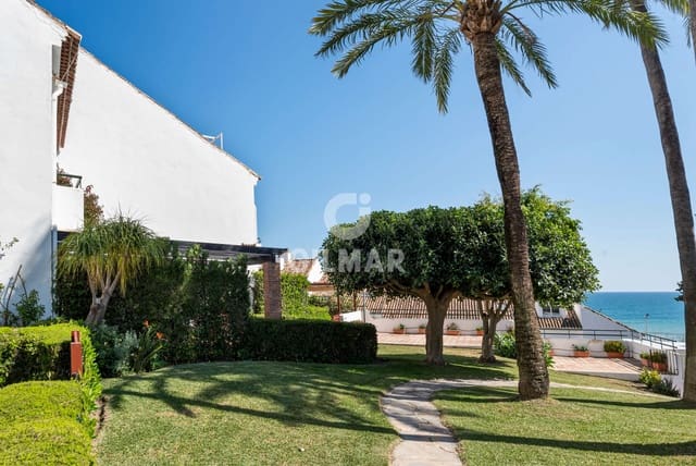 3 bedroom Semi-detached Villa for sale in Estepona with pool garage - € 619,000 (Ref: 9747222)