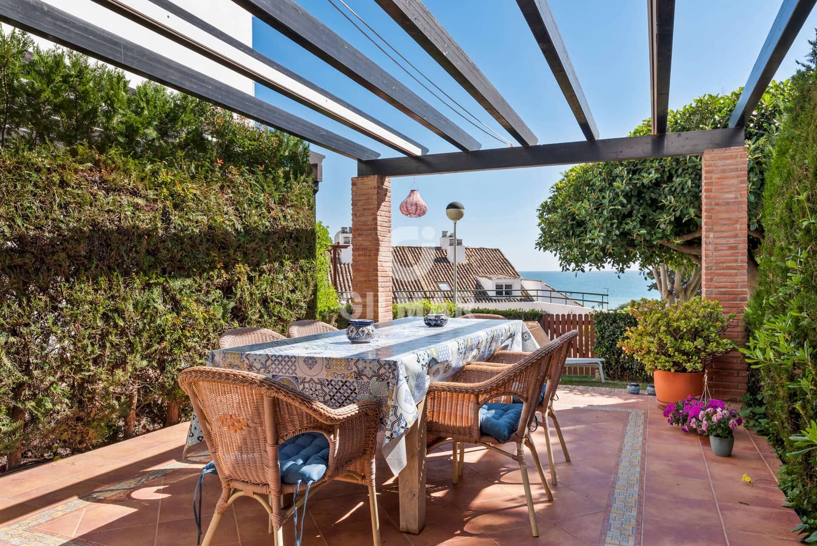 3 bedroom Semi-detached Villa for sale in Estepona with pool garage - € 619,000 (Ref: 9747222)