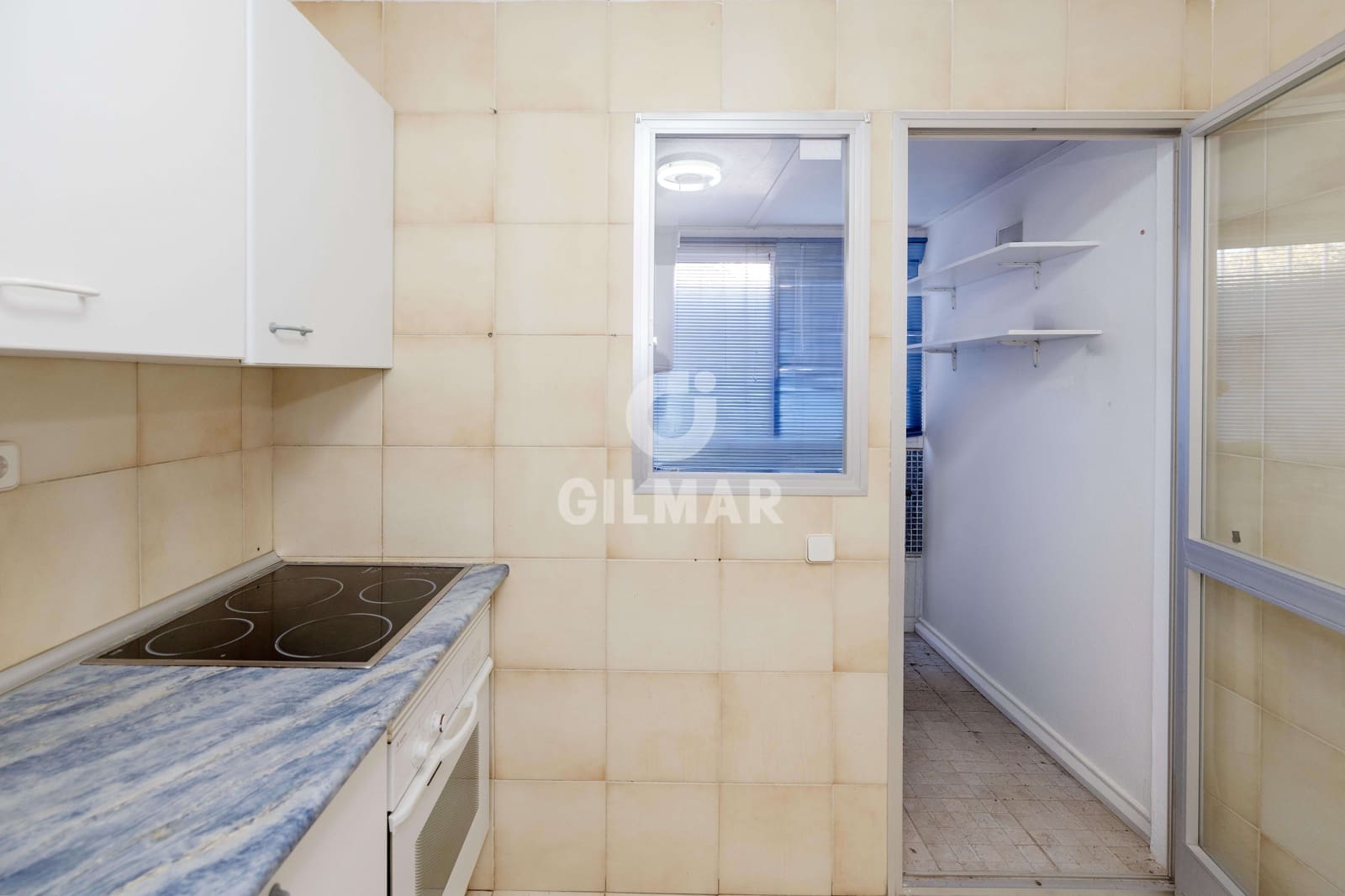 2 bedroom Flat for sale in Nueva Andalucia with pool garage - € 525,000 (Ref: 9747333)