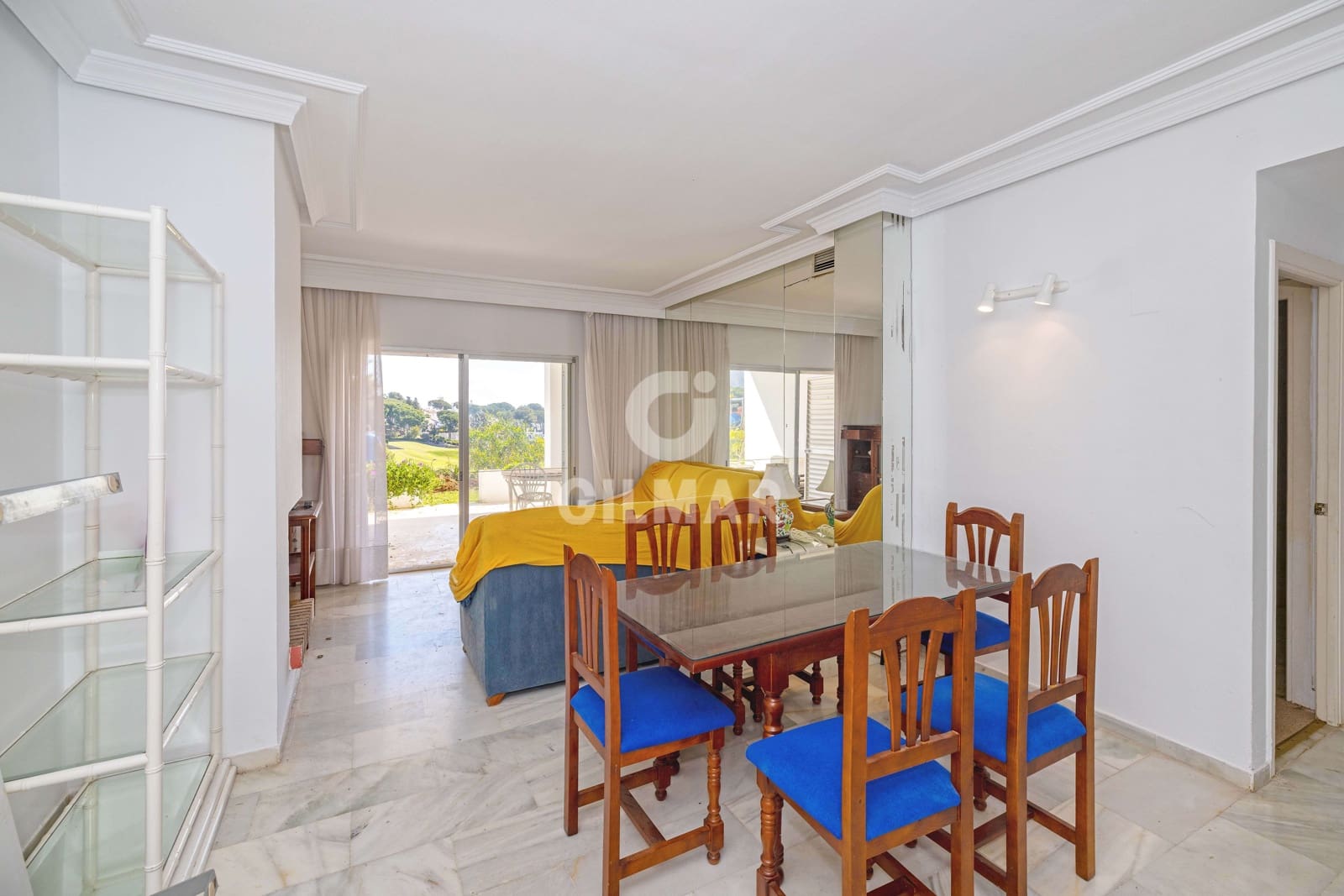 2 bedroom Flat for sale in Nueva Andalucia with pool garage - € 525,000 (Ref: 9747333)