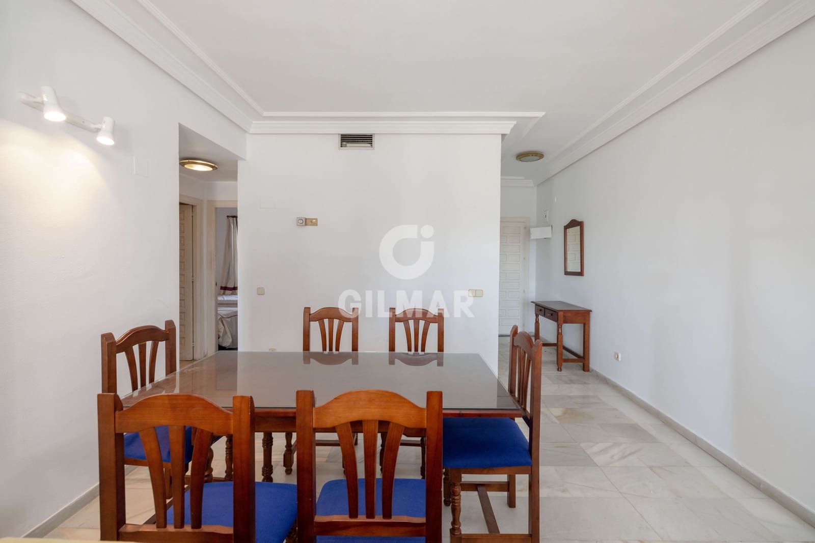 2 bedroom Flat for sale in Nueva Andalucia with pool garage - € 525,000 (Ref: 9747333)