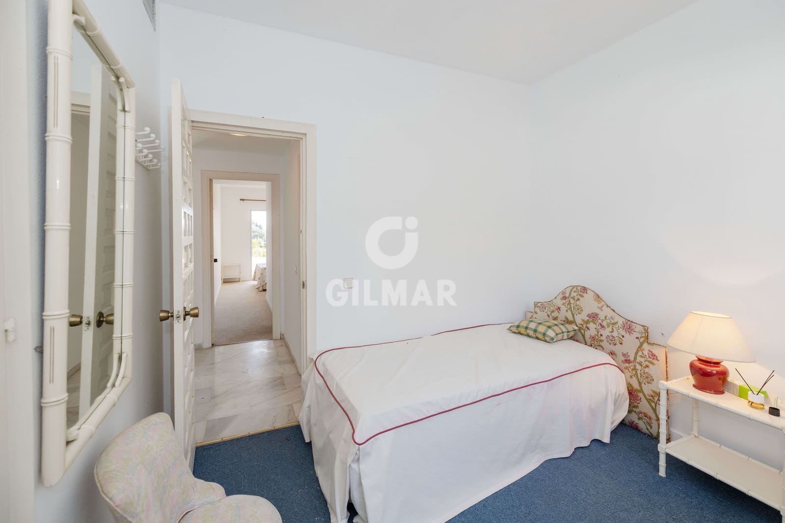 2 bedroom Flat for sale in Nueva Andalucia with pool garage - € 525,000 (Ref: 9747333)