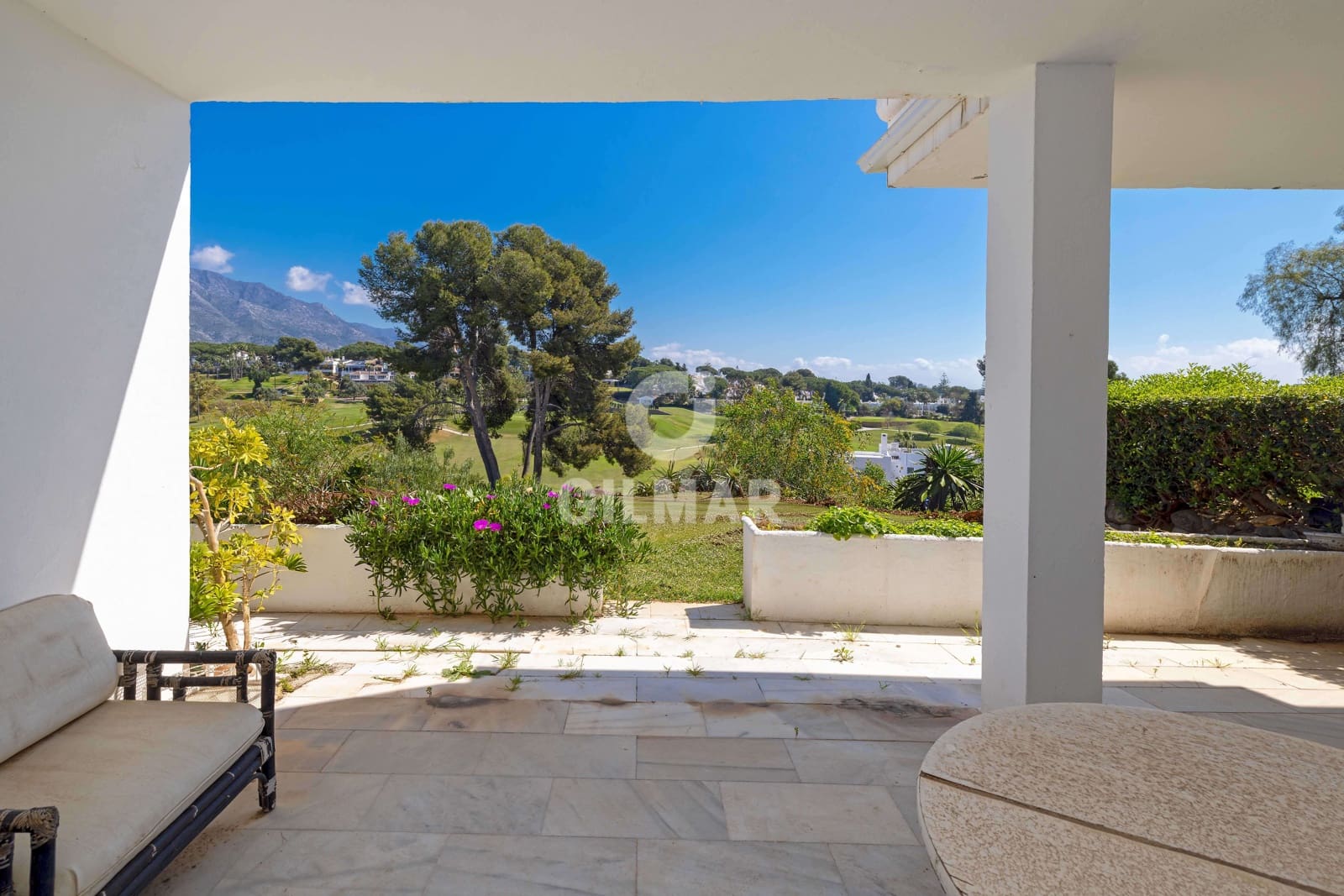 2 bedroom Flat for sale in Nueva Andalucia with pool garage - € 525,000 (Ref: 9747333)