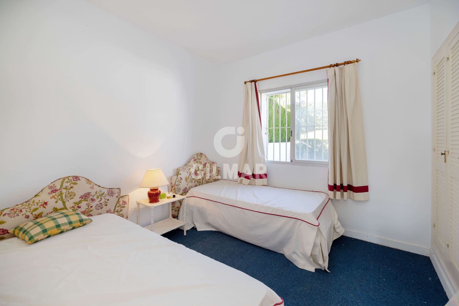 2 bedroom Flat for sale in Nueva Andalucia with pool garage - € 525,000 (Ref: 9747333)