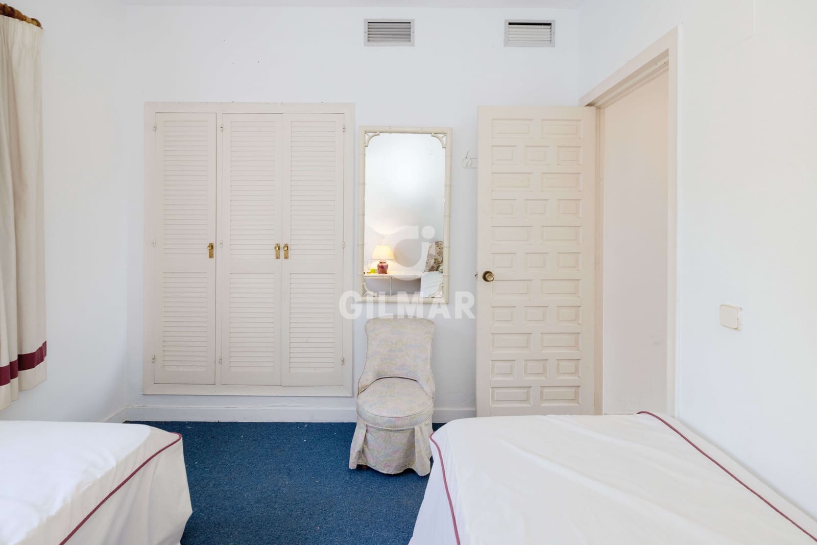 2 bedroom Flat for sale in Nueva Andalucia with pool garage - € 525,000 (Ref: 9747333)