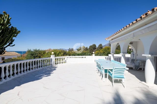 7 soverom Villa til salgs i Río Real, Marbella med svømmebasseng garasje - € 1 595 000 (Ref: 9747334)