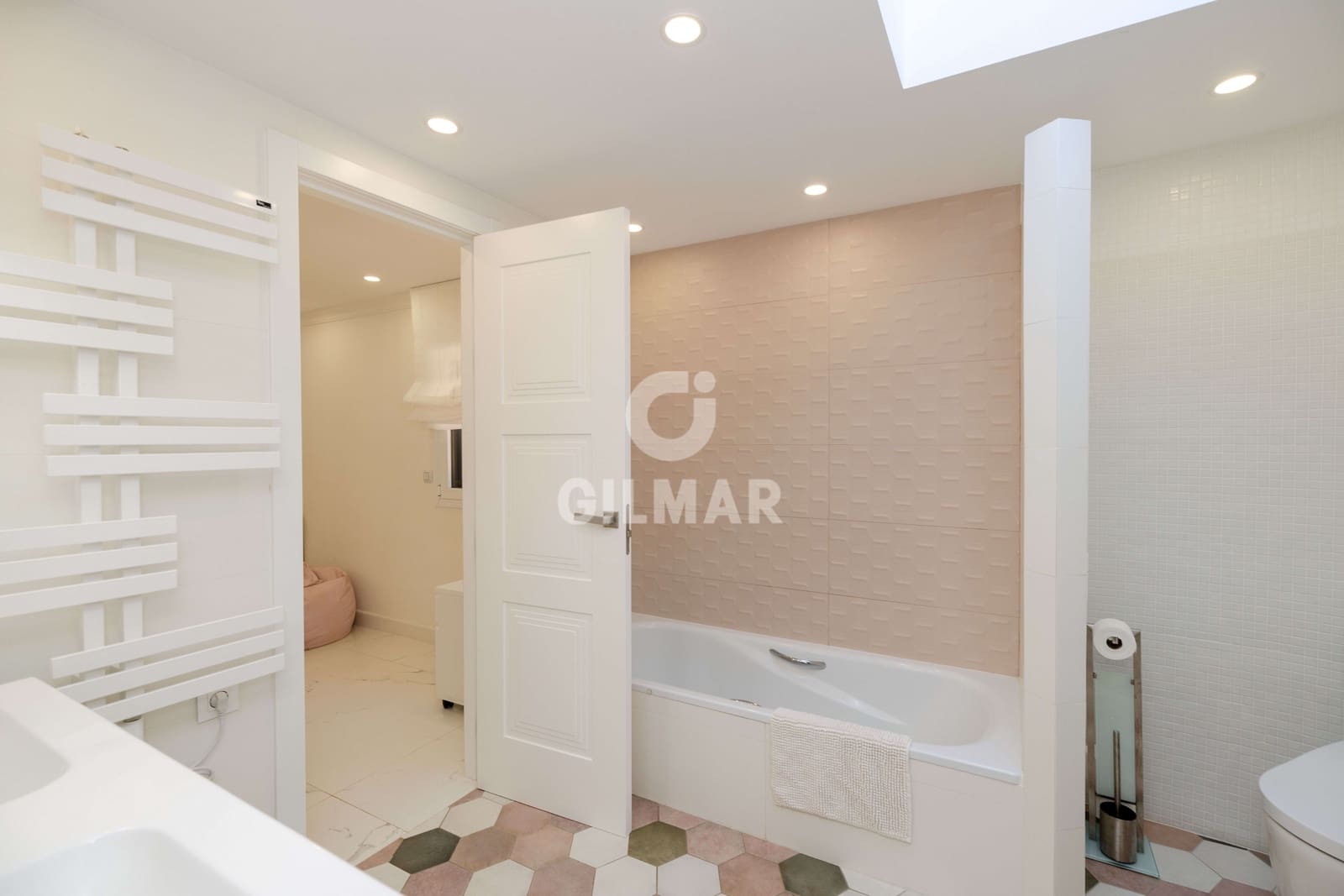 7 soverom Villa til salgs i Rio Real med svømmebasseng garasje - € 1 595 000 (Ref: 9747334)