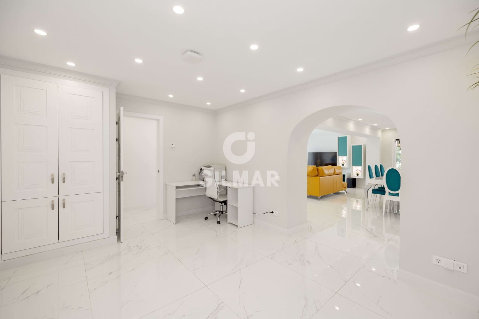 7 soverom Villa til salgs i Rio Real med svømmebasseng garasje - € 1 595 000 (Ref: 9747334)