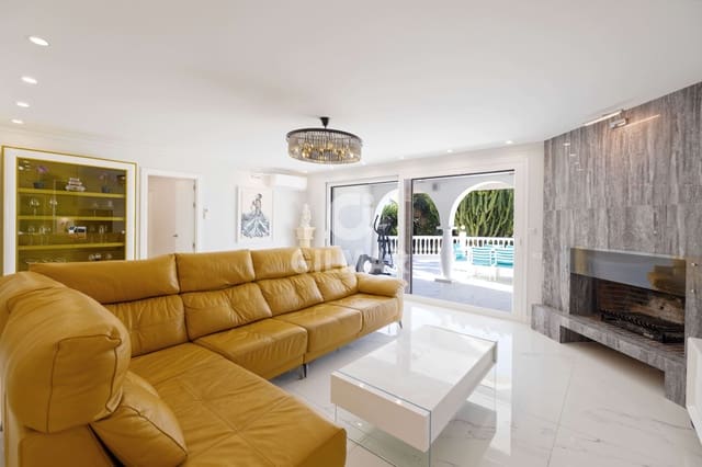 7 soverom Villa til salgs i Río Real, Marbella med svømmebasseng garasje - € 1 595 000 (Ref: 9747334)