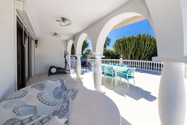 7 soverom Villa til salgs i Río Real, Marbella med svømmebasseng garasje - € 1 595 000 (Ref: 9747334)