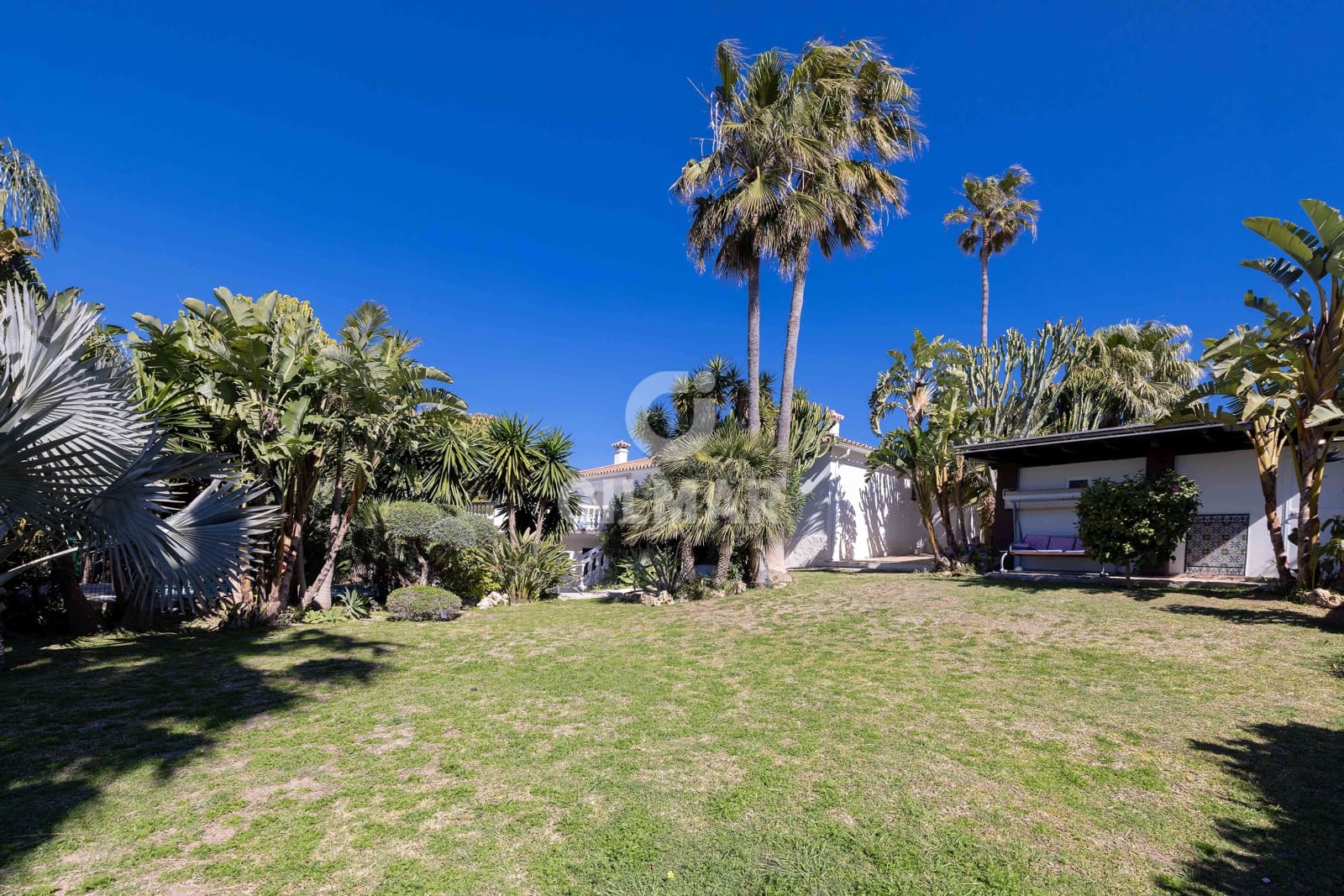 7 soverom Villa til salgs i Rio Real med svømmebasseng garasje - € 1 595 000 (Ref: 9747334)