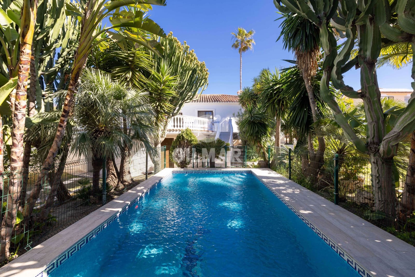 7 soverom Villa til salgs i Rio Real med svømmebasseng garasje - € 1 595 000 (Ref: 9747334)