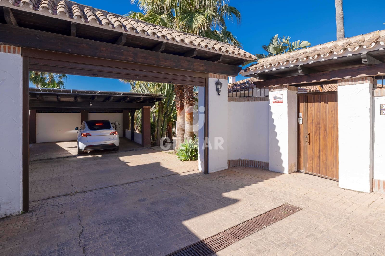 7 soverom Villa til salgs i Rio Real med svømmebasseng garasje - € 1 595 000 (Ref: 9747334)