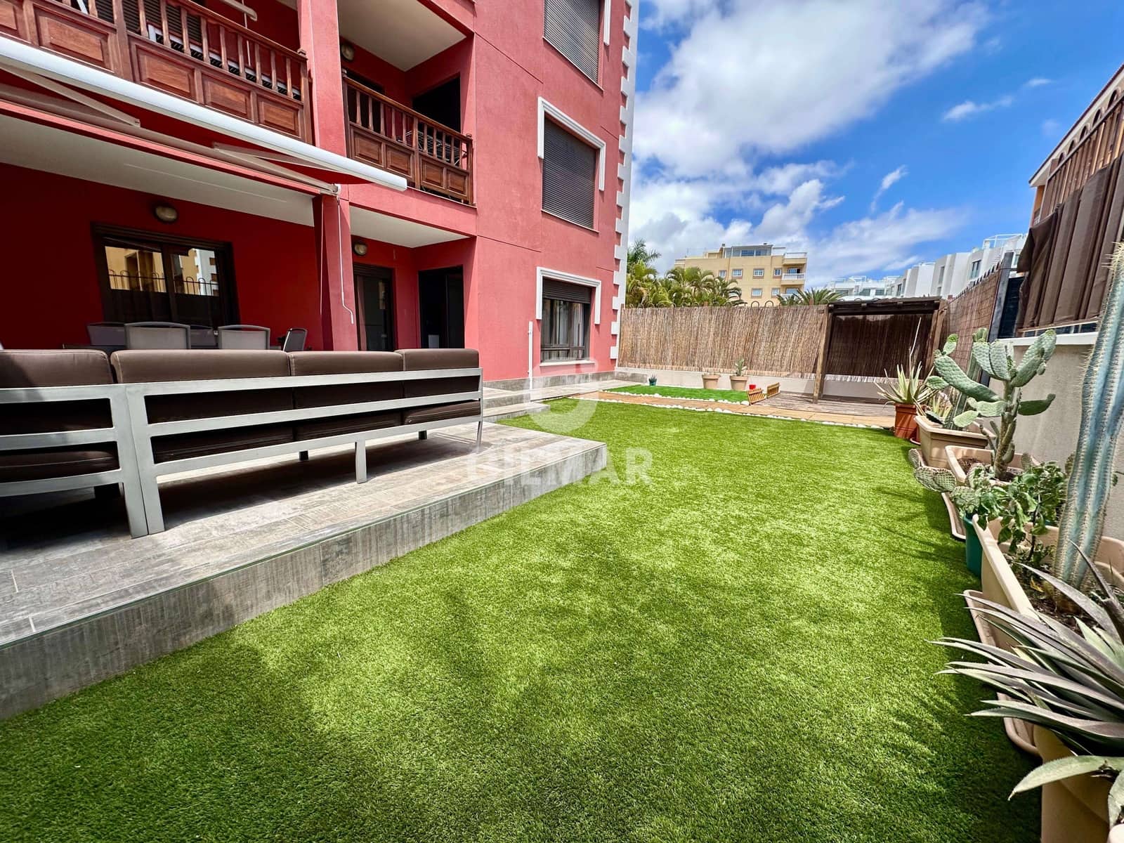 2 bedroom Flat for sale in Palm-Mar with pool garage - € 390,000 (Ref: 9747382)