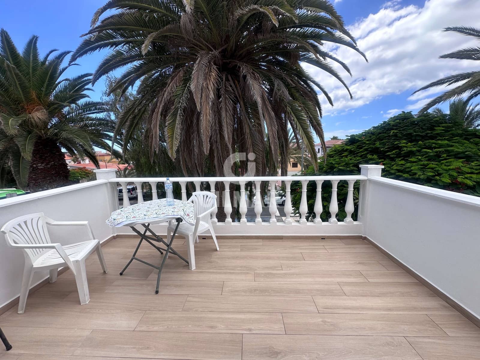 2 bedroom Flat for sale in Costa del Silencio with pool - € 239,000 (Ref: 9747385)