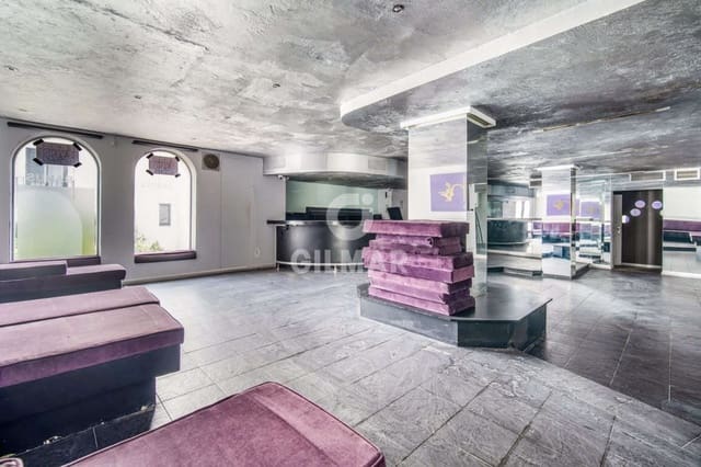 Erhverv til salg i Puerto Banus, Marbella - € 955.000 (Ref: 9747386)