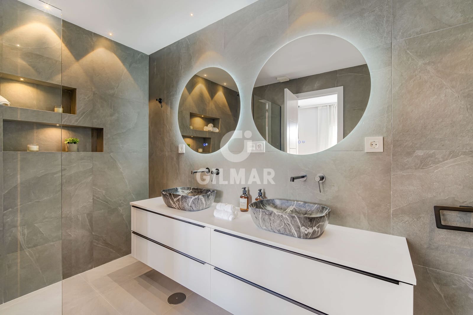 4 Zimmer Wohnung zu verkaufen in La Quinta mit Pool - 749.000 € (Ref: 9747387)