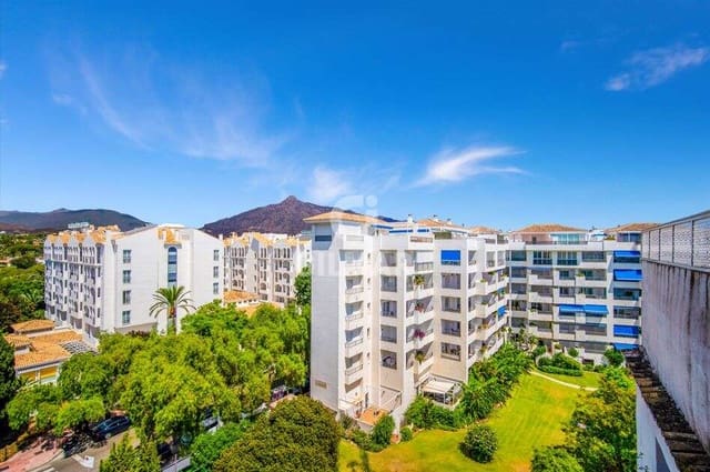 3 sypialnia Penthouse na sprzedaż w Nueva Andalucia, Marbella z basenem garażem - 1 197 000 € (Ref: 9747388)