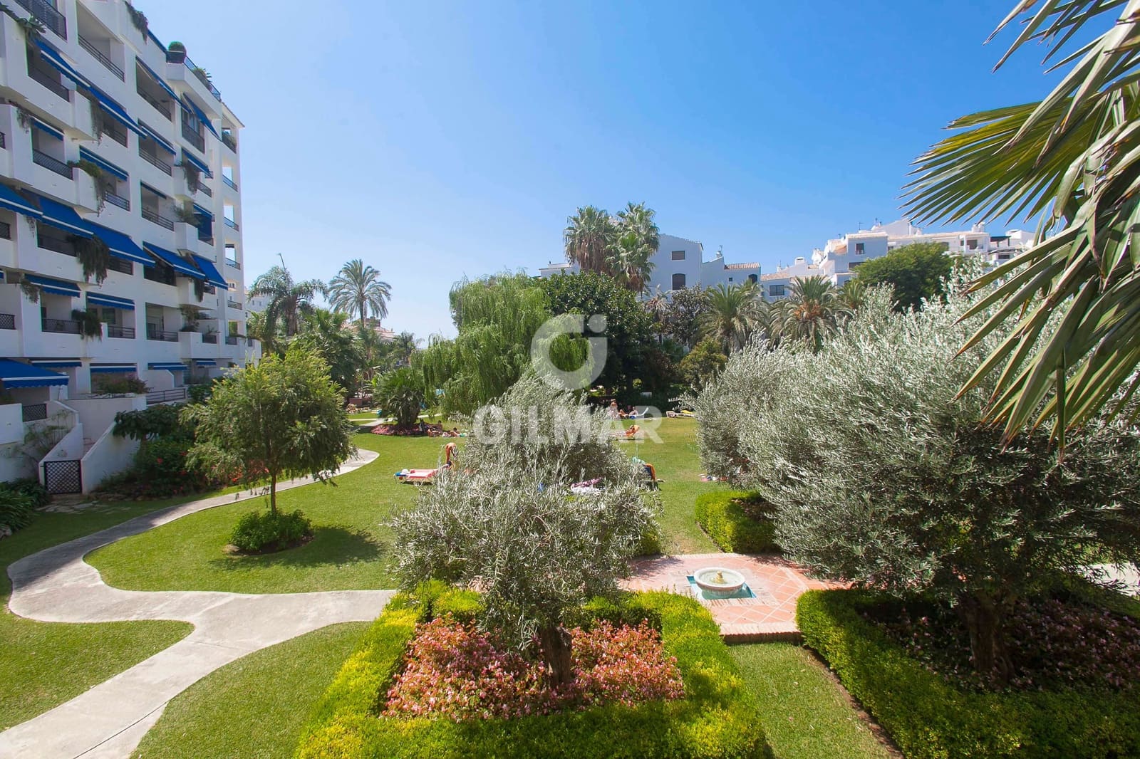3 bedroom Penthouse for sale in Nueva Andalucia with pool garage - € 1,197,000 (Ref: 9747388)