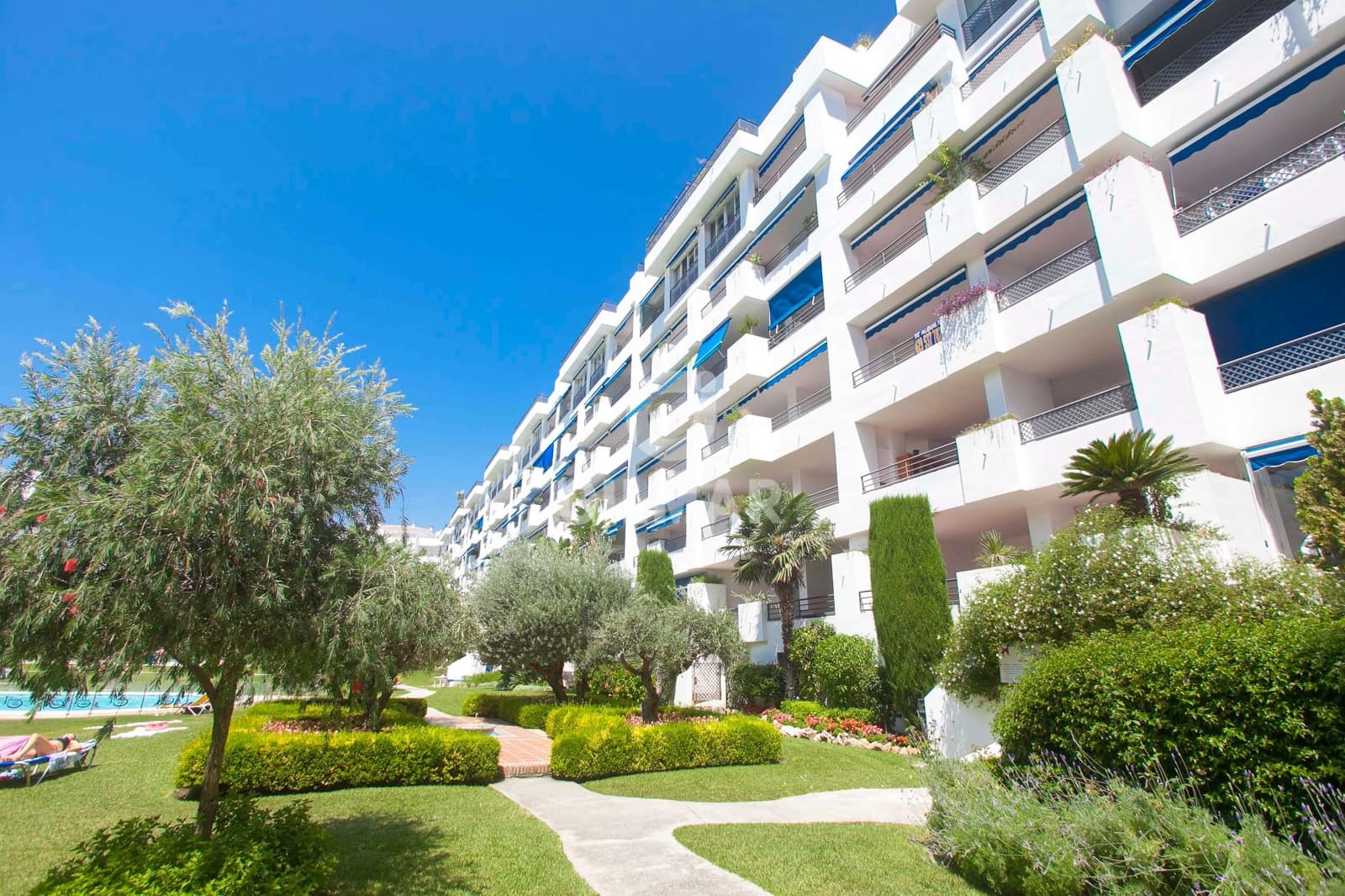 3 bedroom Penthouse for sale in Nueva Andalucia with pool garage - € 1,197,000 (Ref: 9747388)