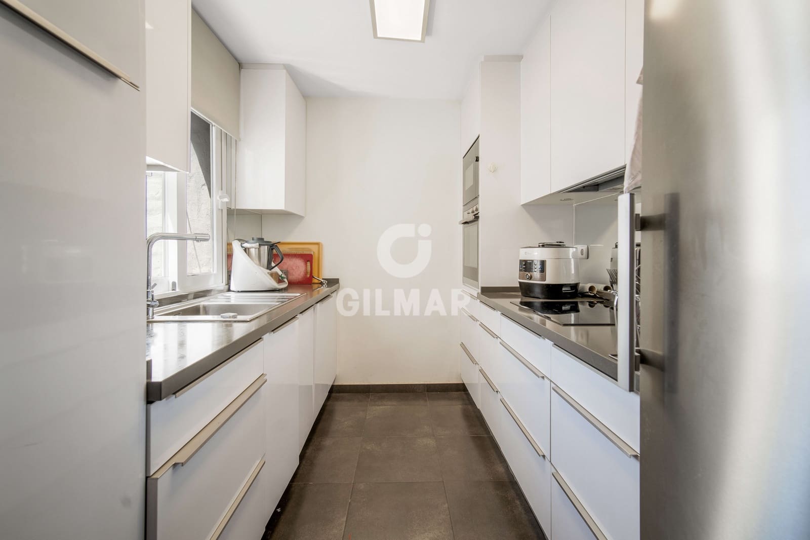 3 bedroom Penthouse for sale in Nueva Andalucia with pool garage - € 1,197,000 (Ref: 9747388)