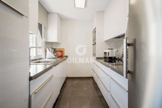 3 sypialnia Penthouse na sprzedaż w Nueva Andalucia, Marbella z basenem garażem - 1 197 000 € (Ref: 9747388)