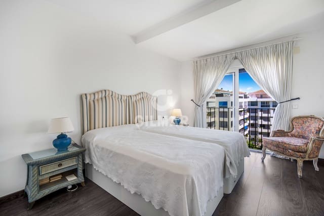 3 sypialnia Penthouse na sprzedaż w Nueva Andalucia, Marbella z basenem garażem - 1 197 000 € (Ref: 9747388)