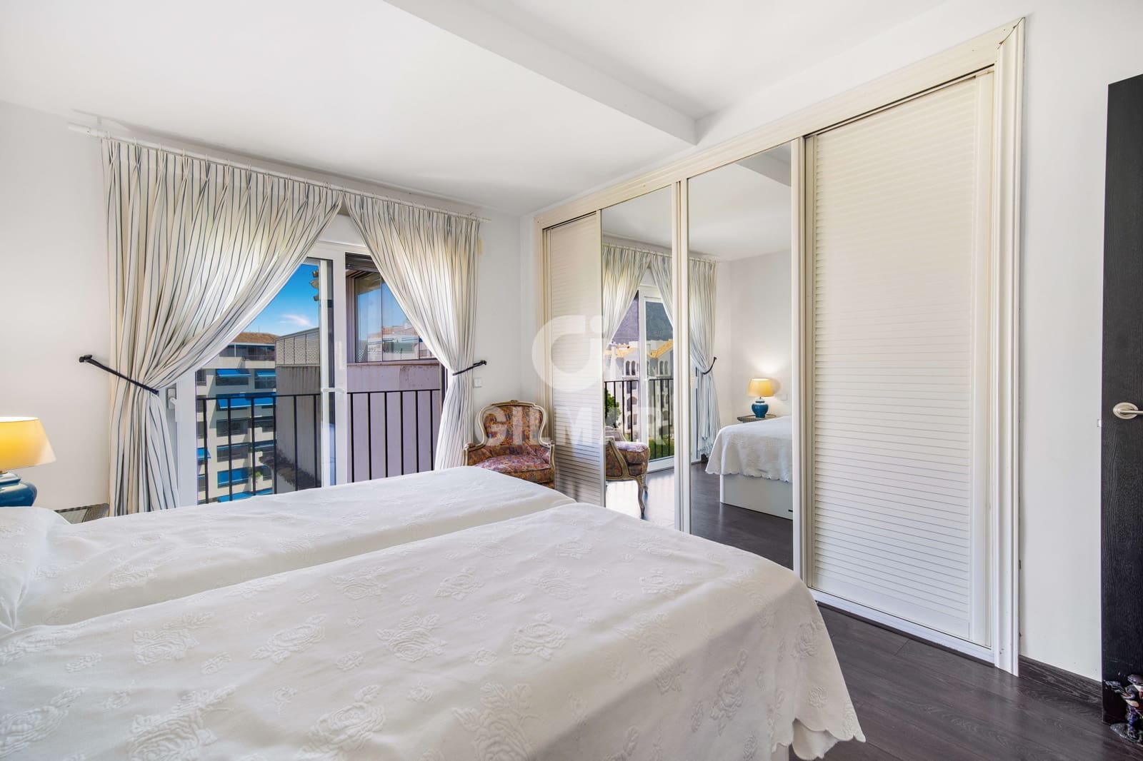 3 bedroom Penthouse for sale in Nueva Andalucia with pool garage - € 1,197,000 (Ref: 9747388)