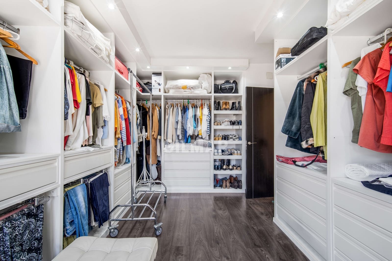 3 bedroom Penthouse for sale in Nueva Andalucia with pool garage - € 1,197,000 (Ref: 9747388)