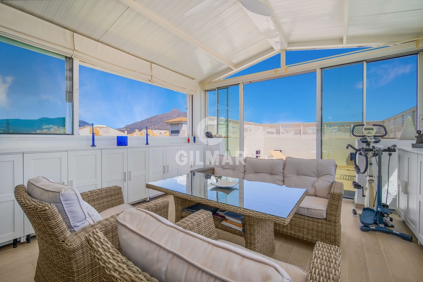 3 bedroom Penthouse for sale in Nueva Andalucia with pool garage - € 1,197,000 (Ref: 9747388)