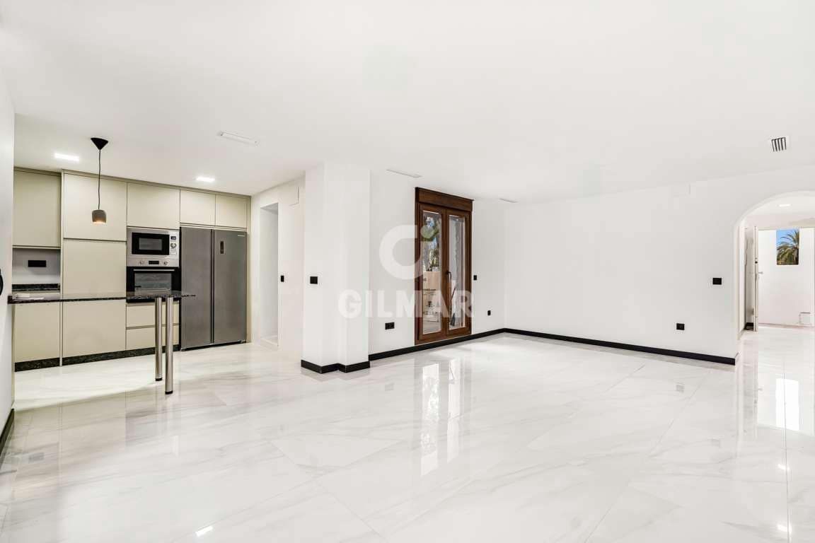 3 Zimmer Wohnung zu verkaufen in Puerto Banus mit Pool - 790.000 € (Ref: 9747389)