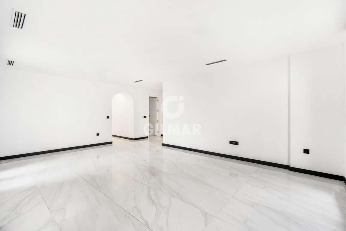 3 Zimmer Wohnung zu verkaufen in Puerto Banus mit Pool - 790.000 € (Ref: 9747389)