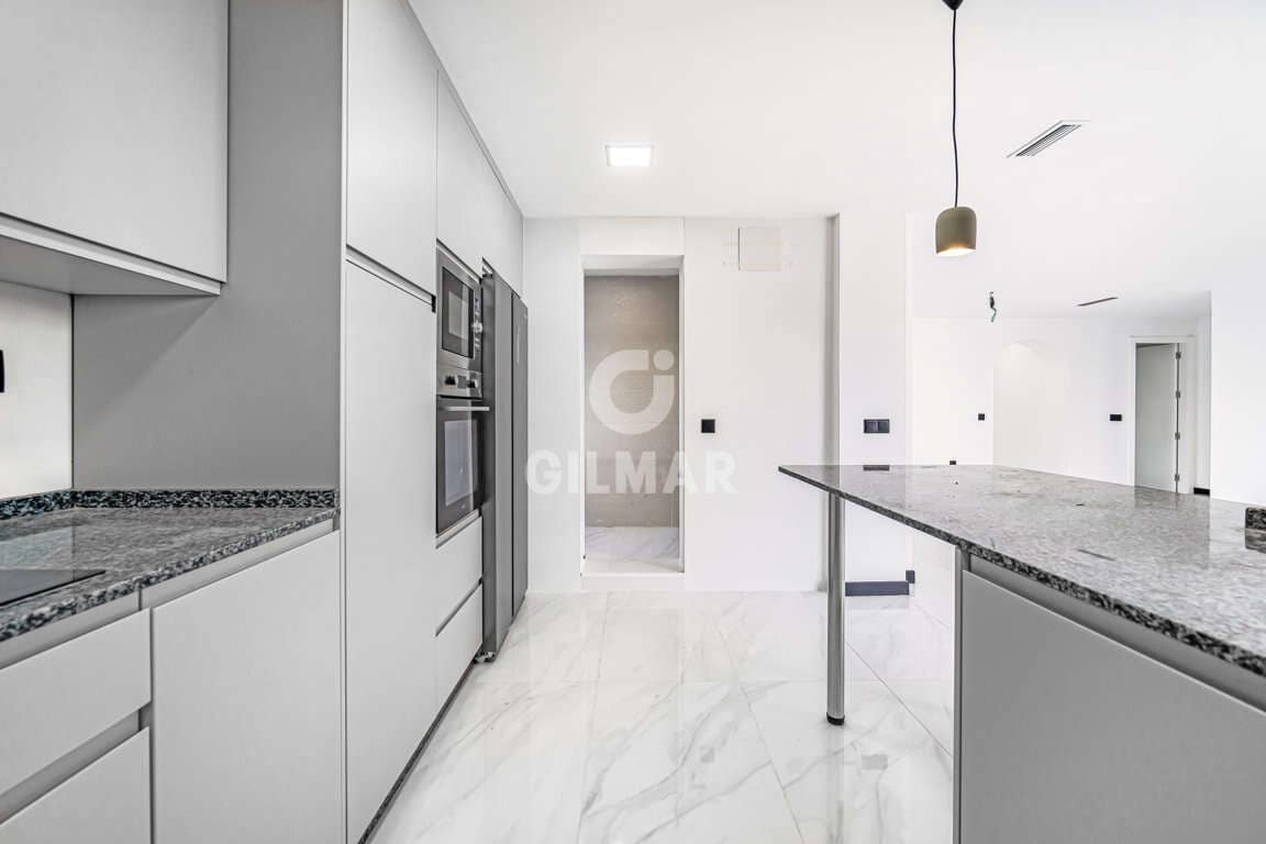 3 Zimmer Wohnung zu verkaufen in Puerto Banus mit Pool - 790.000 € (Ref: 9747389)