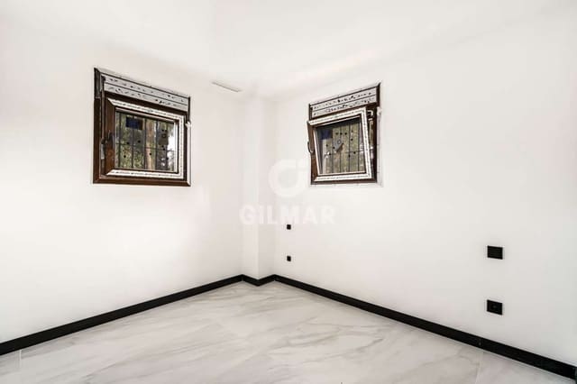 3 quarto Apartamento para venda em Puerto Banus, Marbella com piscina - 790 000 € (Ref: 9747389)