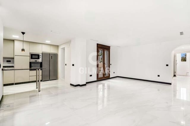 3 quarto Apartamento para venda em Puerto Banus, Marbella com piscina - 790 000 € (Ref: 9747389)