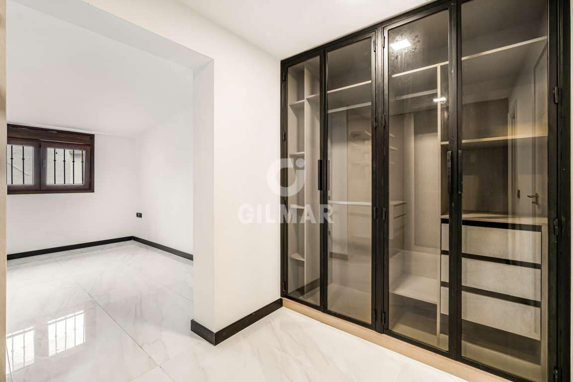 3 Zimmer Wohnung zu verkaufen in Puerto Banus mit Pool - 790.000 € (Ref: 9747389)