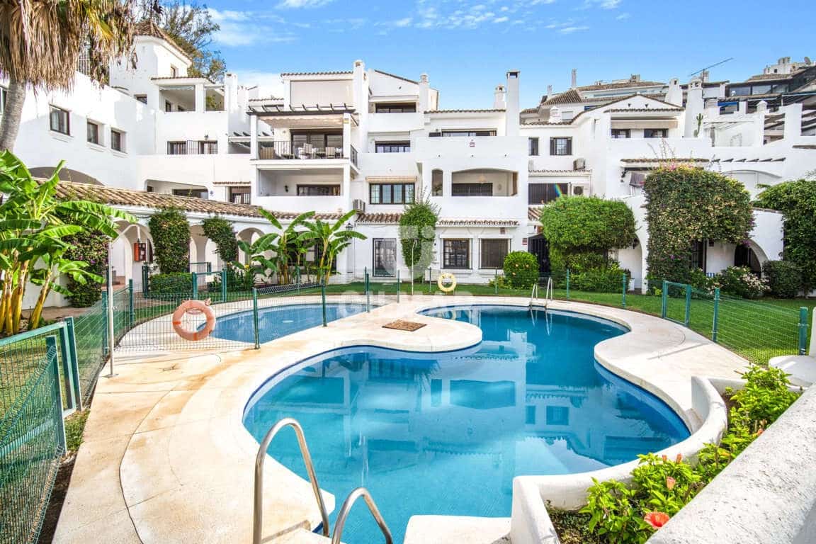 3 Zimmer Wohnung zu verkaufen in Puerto Banus mit Pool - 790.000 € (Ref: 9747389)