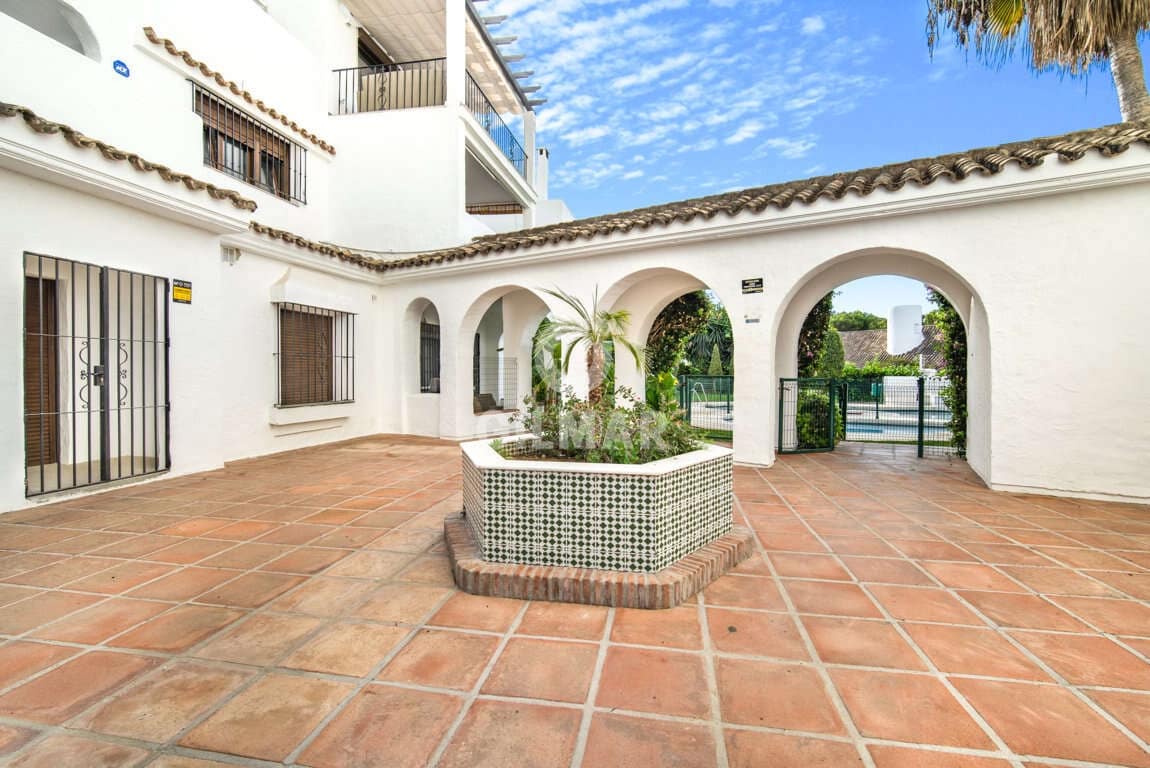 3 Zimmer Wohnung zu verkaufen in Puerto Banus mit Pool - 790.000 € (Ref: 9747389)